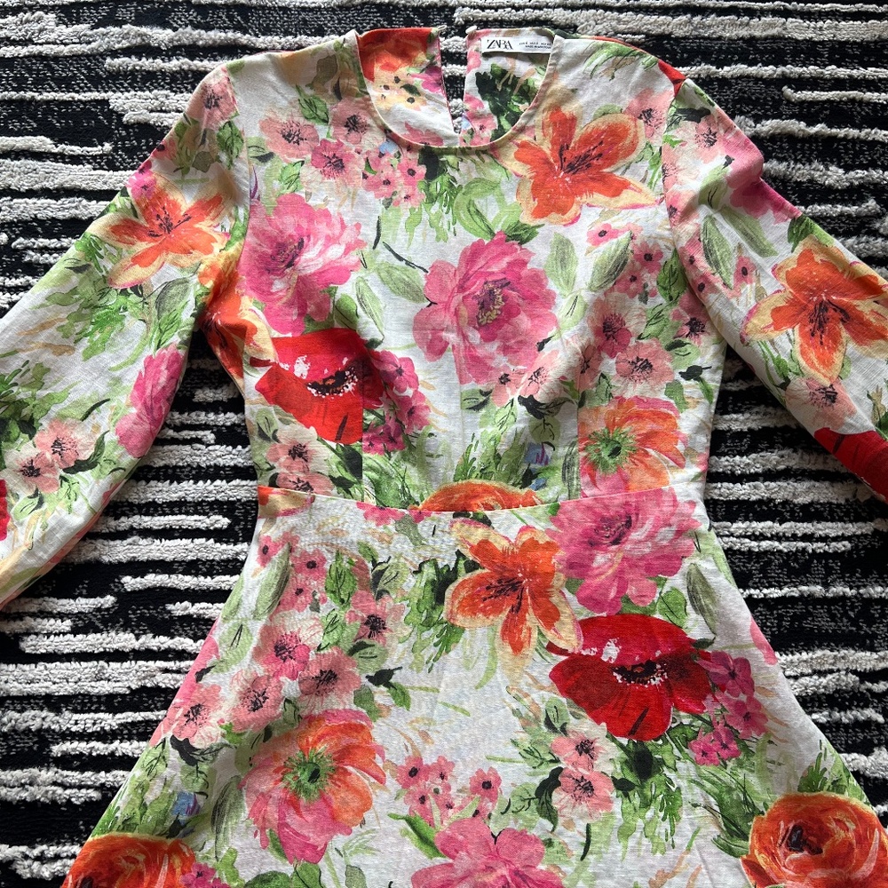 Zara Open Back Flower summer mini dress A silhouette